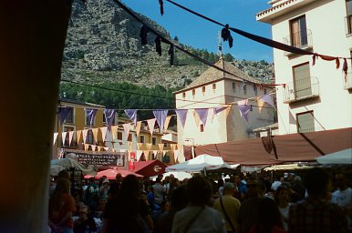 Hundred Color Film - iso 800 (35mm film ingust)