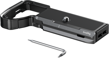 SmallRig 6033 Baseplate with AirTag Slot for Sony Alpha 7 V / 7R V / 7 IV