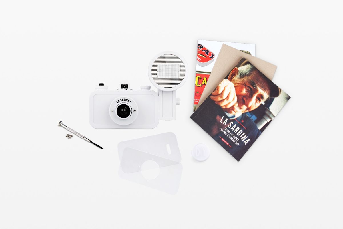 Lomography La Sardina & Flash – DIY
