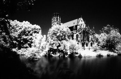 ILFORD SFX - iso 200 (35mm film ingust)